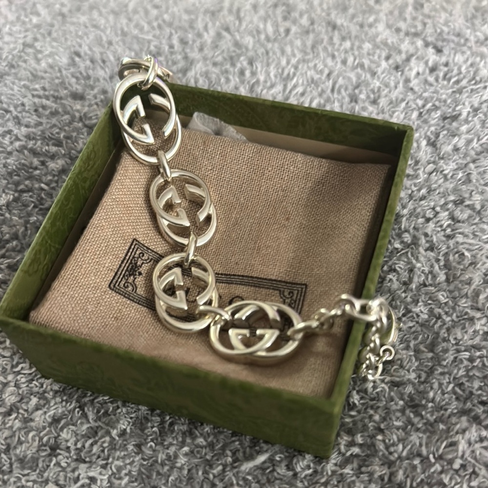 Gucci Silver Logo Link Bracelet - Picture 3 of 3